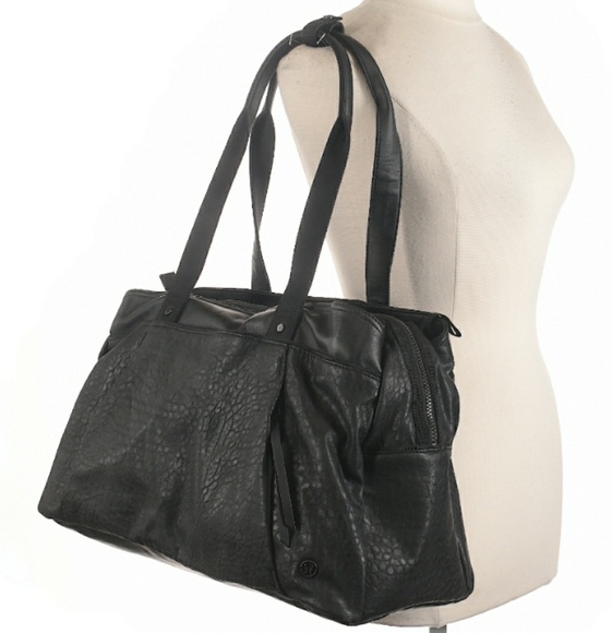 Lululemon OM the Day Weekend Duffle Bag - Picture 2 of 8